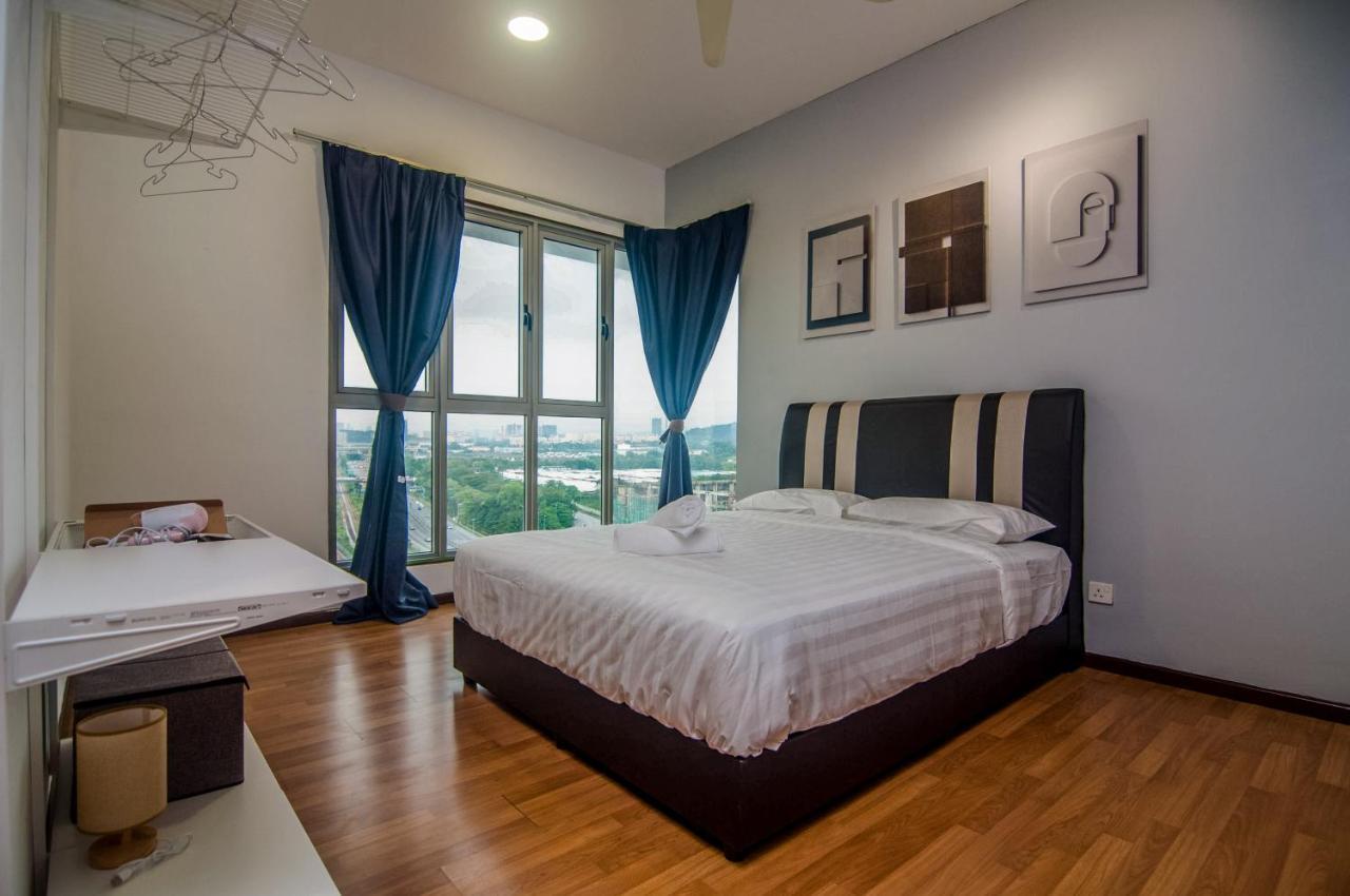 Flora Residence One South By Idealhub Seri Kembangan Eksteriør billede
