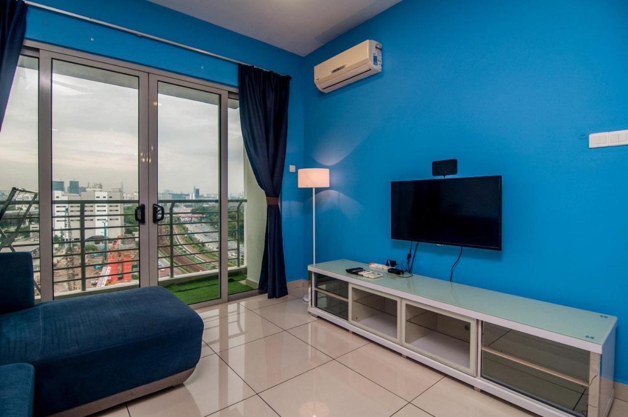 Flora Residence One South By Idealhub Seri Kembangan Eksteriør billede